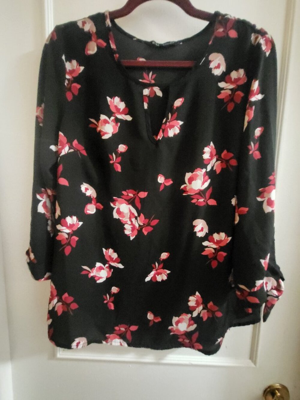41 Hawthorn Sasha Floral Keyhole Blouse - Size Small